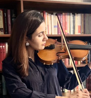 Saiedeh, violin student
