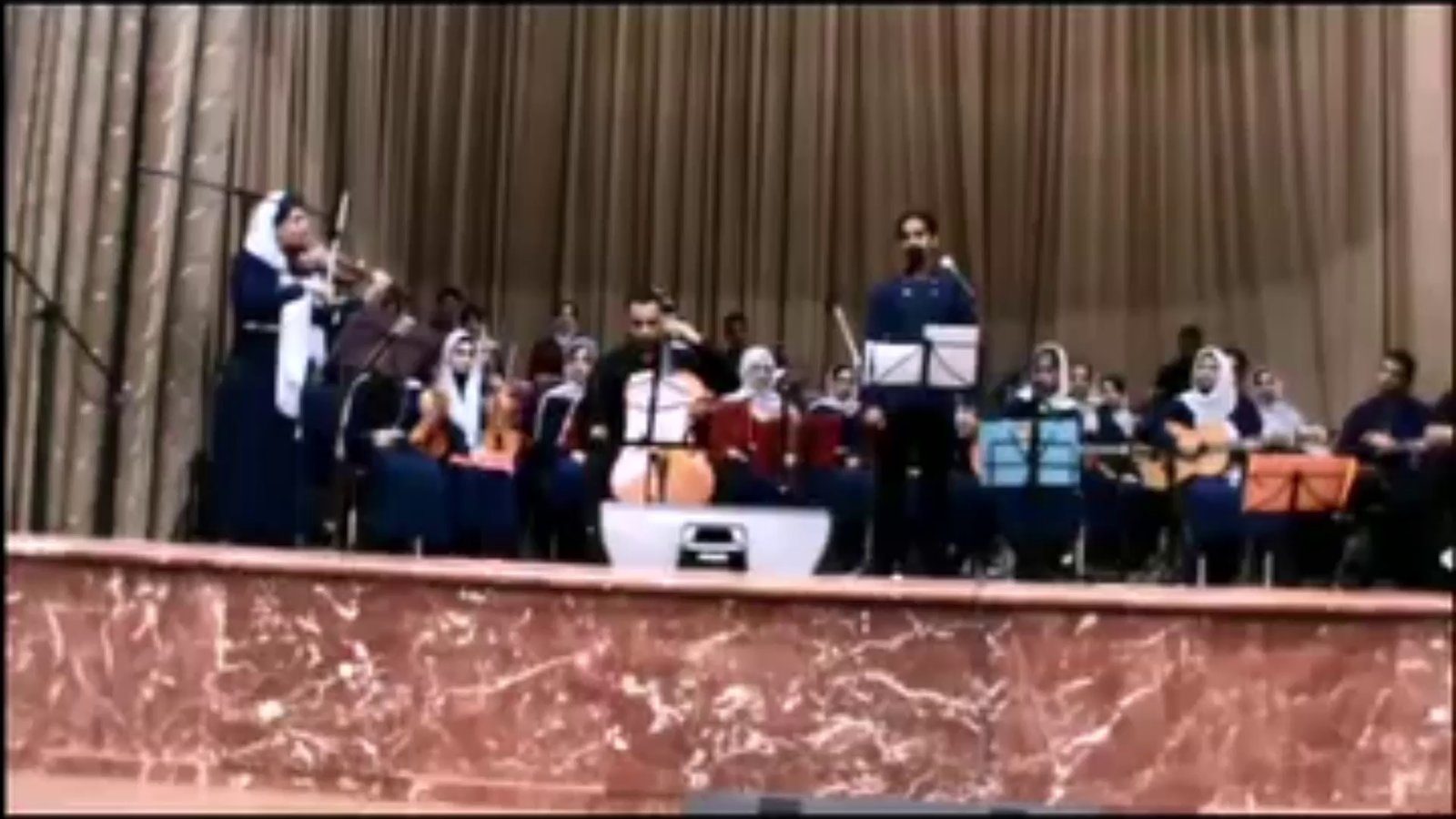 Mahshad Homaei performing Iranian violin live (2)