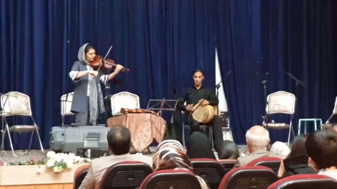 Mahshad Homaei performing Iranian violin live (10)