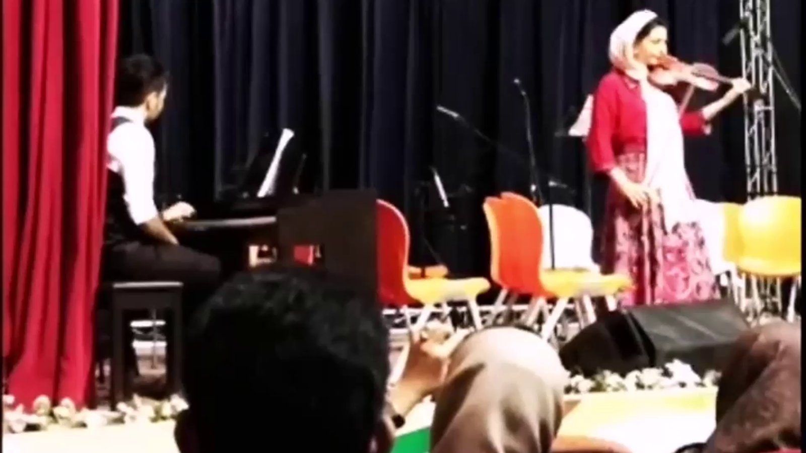 Mahshad Homaei performing Iranian violin live (11)